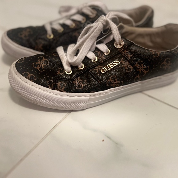 Guess Women's Loven Casual Sneakers. Gold/Brown. Size 7.5 - Picture 2 of 10